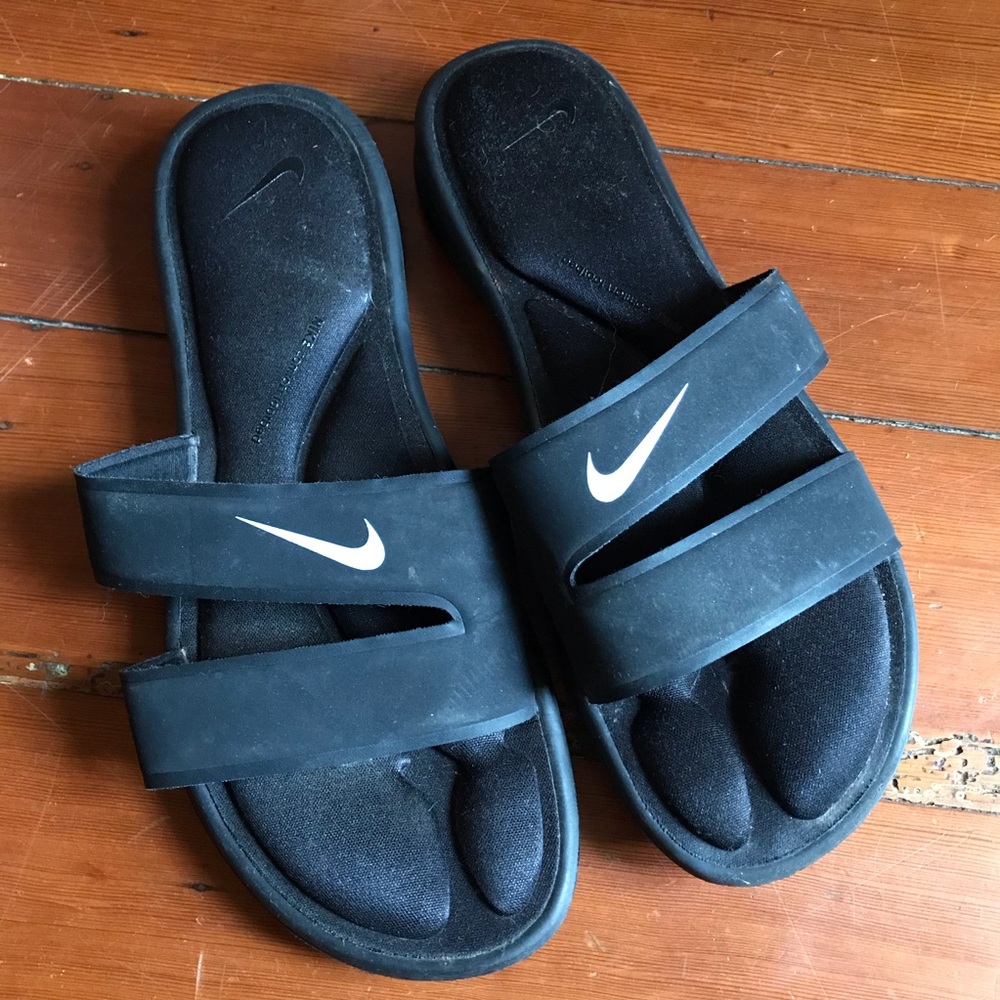 🖤Nike Slip-Ons🤍